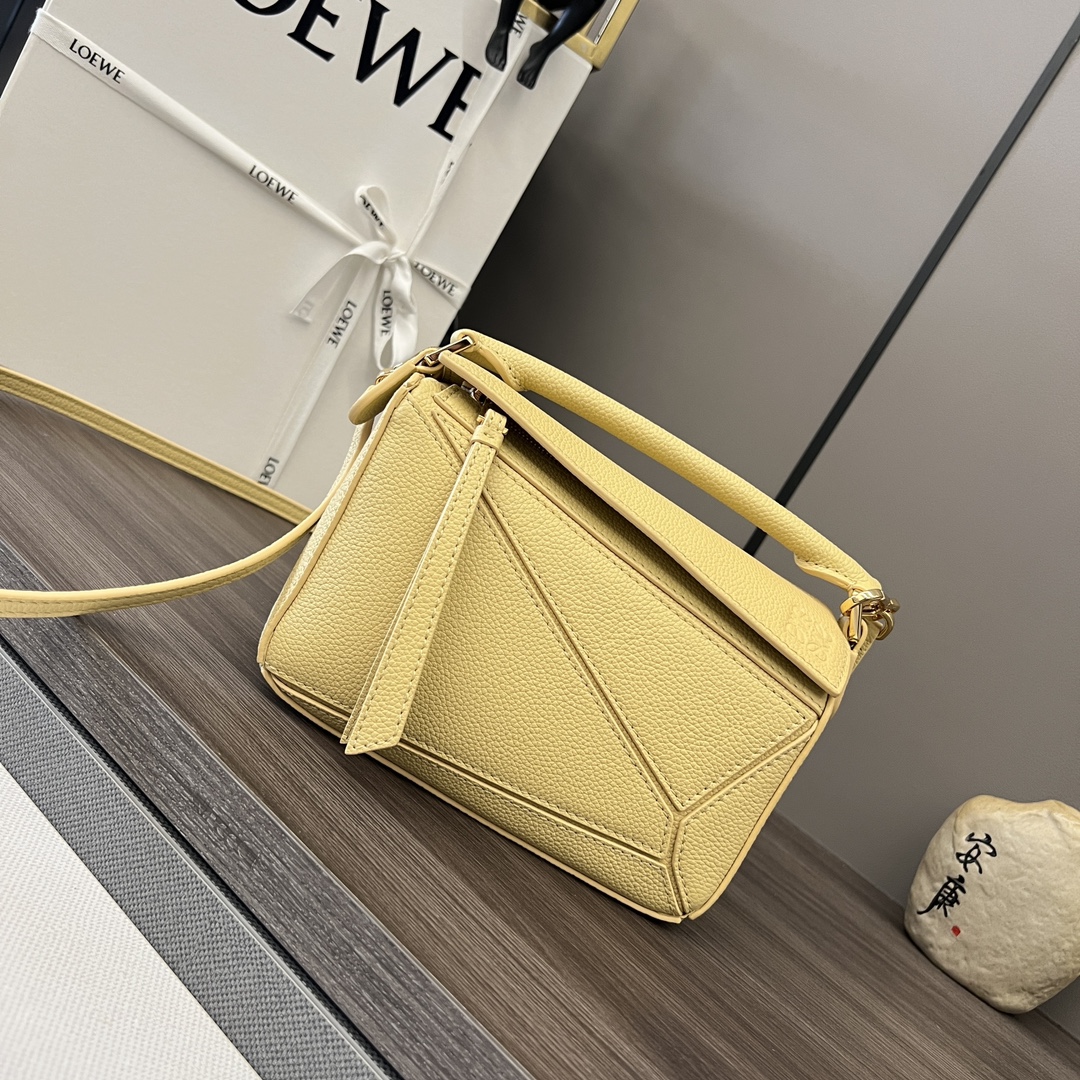 Loewe Puzzle Bags